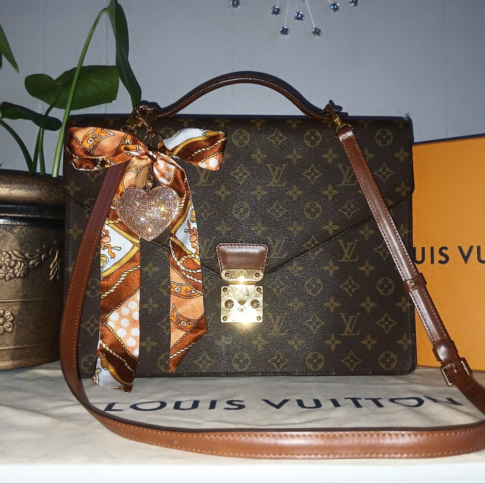 Louis Vuitton Monogram Document Holder Two Way Bag.